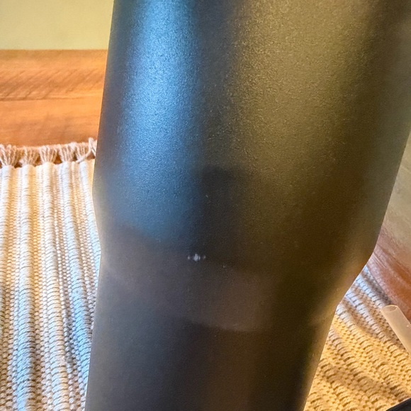 Stanley Matte Black IceFlow 2.0 Flip Straw Tumbler - Picture 5 of 13